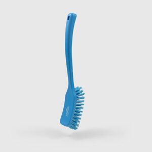 D9 – Stiff Long Handle Brush